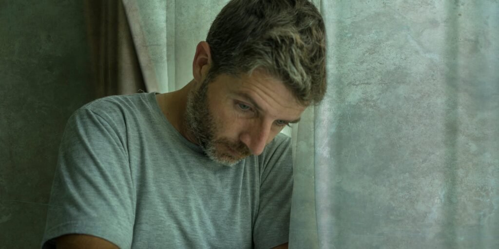 Addiction is associated with inconsistent decision-making rather than ignoring consequences Addiction is associated with inconsistent decision-making rather than ignoring consequences