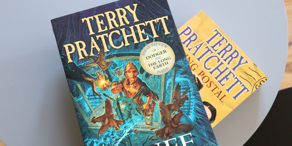 Terry Pratchett’s novels had clues to dementia 10 years before diagnosis, new study suggests