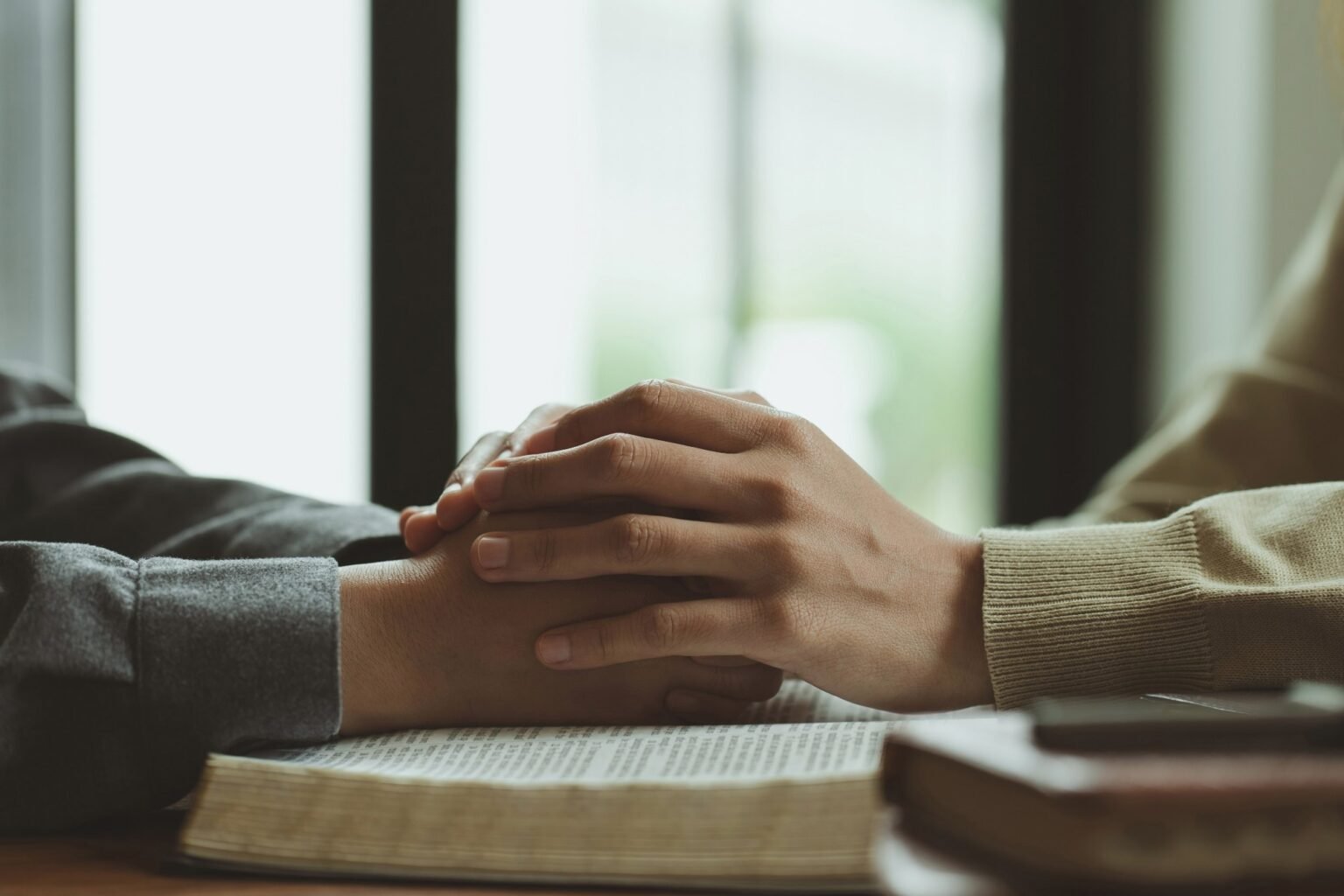 Compassion meditation helps reduce anxiety through self-compassion Compassion meditation helps reduce anxiety through self-compassion