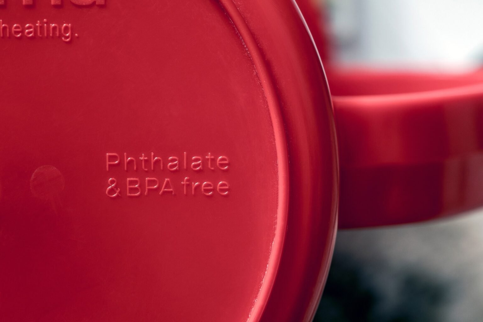 Study finds that low-plastic diet reduces plastic-related chemicals in urine within 7 days