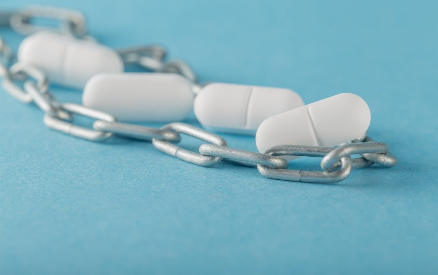 Procurement bottlenecks increase risk of U.S. drug shortages: report