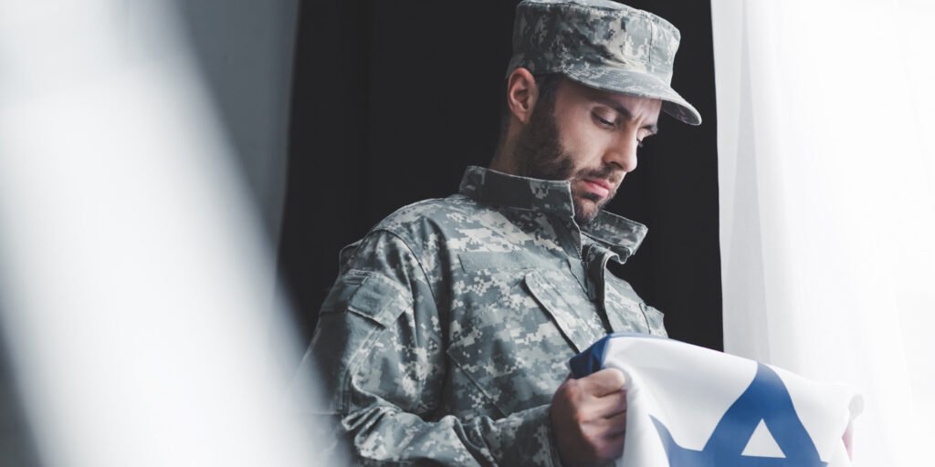 Unpredictable childhood portends greater psychological distress during Israel-Hamas war