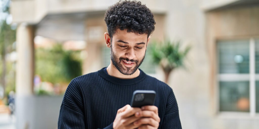 Psychology researchers have determined the best time to send a text message after a first date