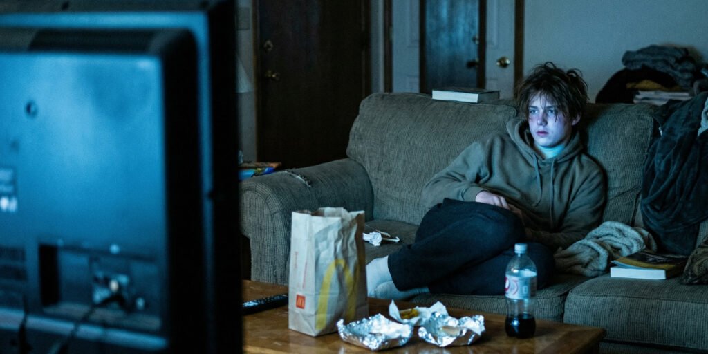 Adding bad habits triples a teenager’s risk of developing anxiety and depression Adding bad habits triples a teenager’s risk of developing anxiety and depression