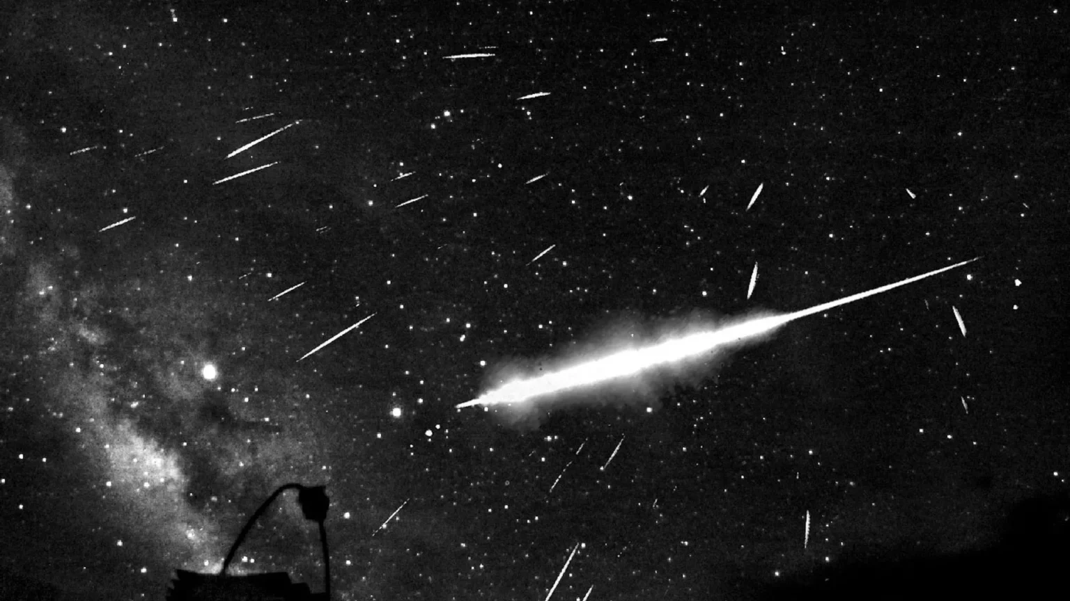 Scientists discover mysterious asteroid breaking up near the sun