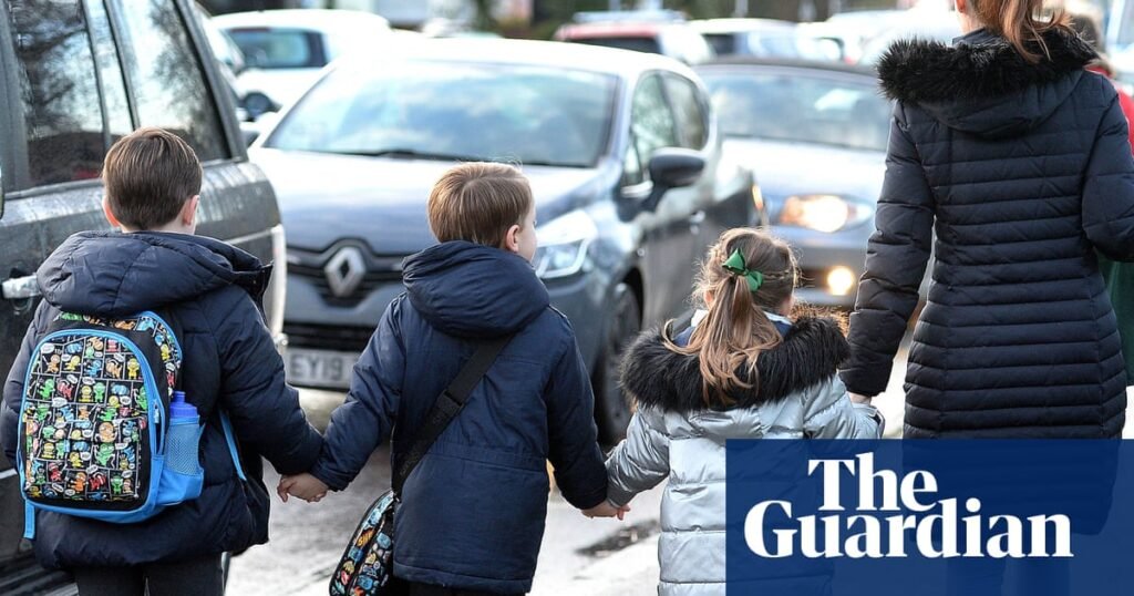 Air pollution slows lung growth in childhood, UK study shows | Air pollution Air pollution slows lung growth in childhood, UK study shows | Air pollution
