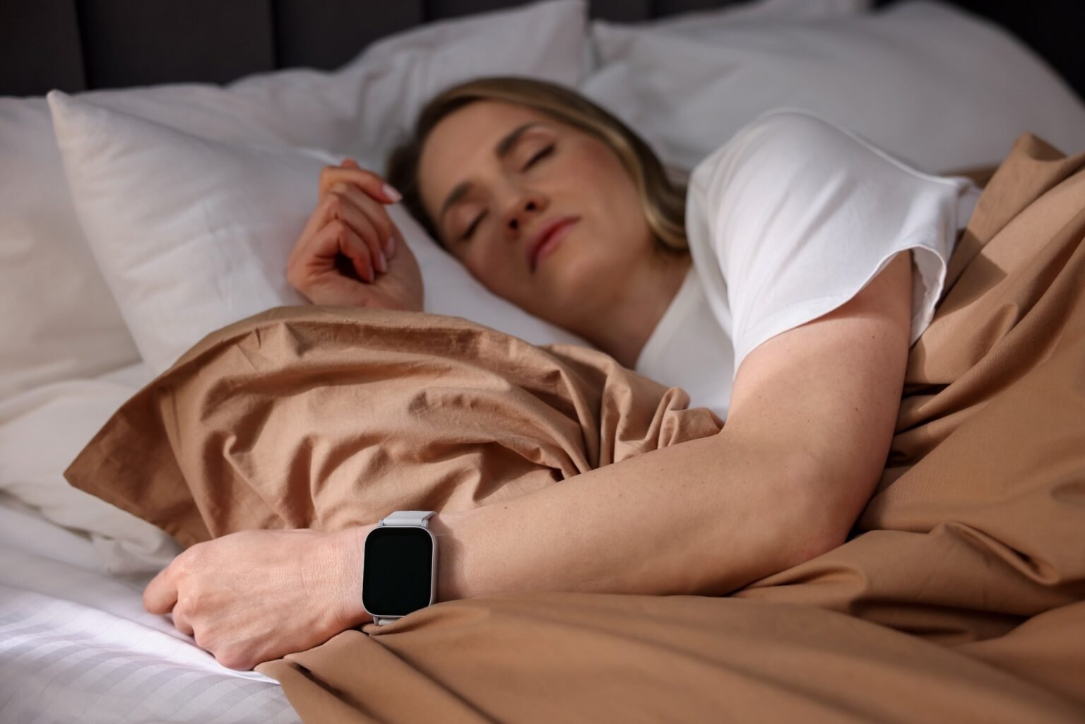 Women who sleep too little may have irregular menstrual cycles