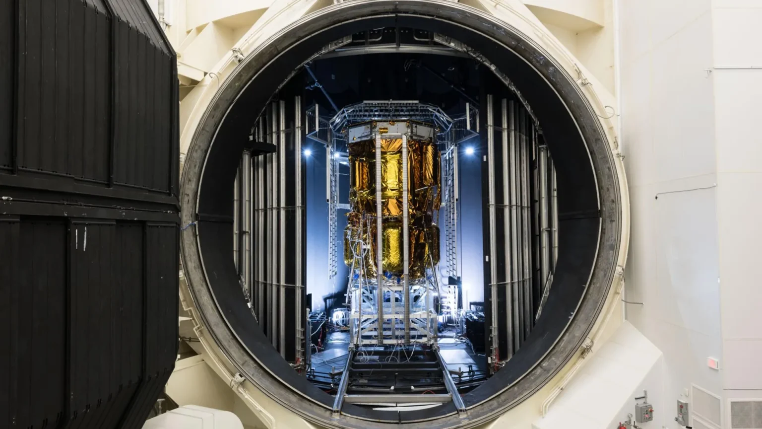 Blue Origin’s new lunar lander just survived an extreme space experiment on Earth