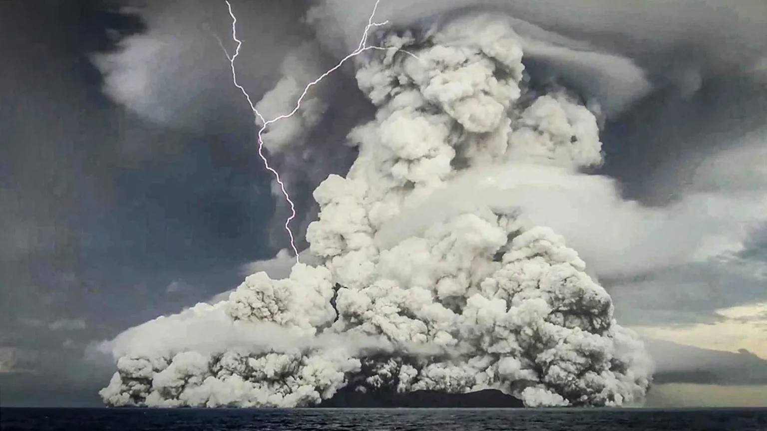 Volcanic clouds destroy methane in the atmosphere, leaving scientists stunned