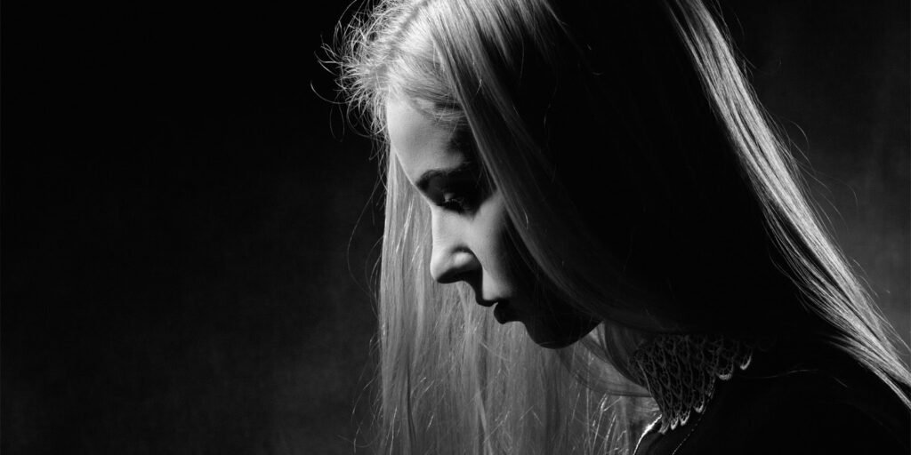 Deep-rooted shame and feelings of abandonment promote borderline traits in bipolar patients