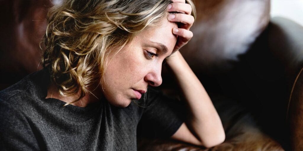 Skipping meals and irregular eating habits are associated with symptoms of depression