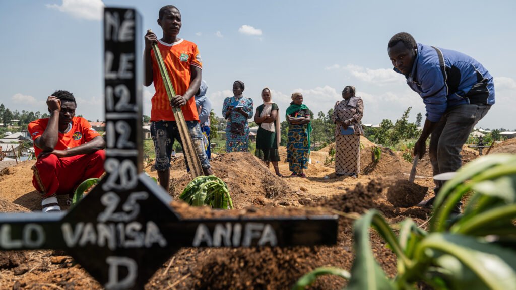 Congo Ebola: 1,000 infected, 254 dead, still searching for zero patients Congo Ebola: 1,000 infected, 254 dead, still searching for zero patients