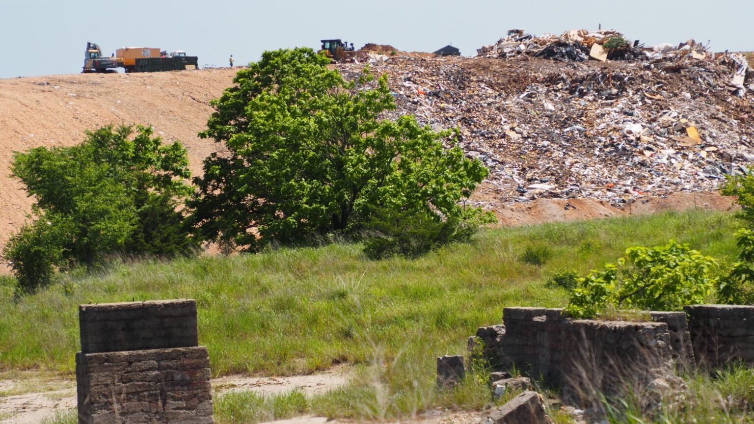 Kansas residents fear smoldering landfill on Superfund site could be sickening • Kansas Reflector