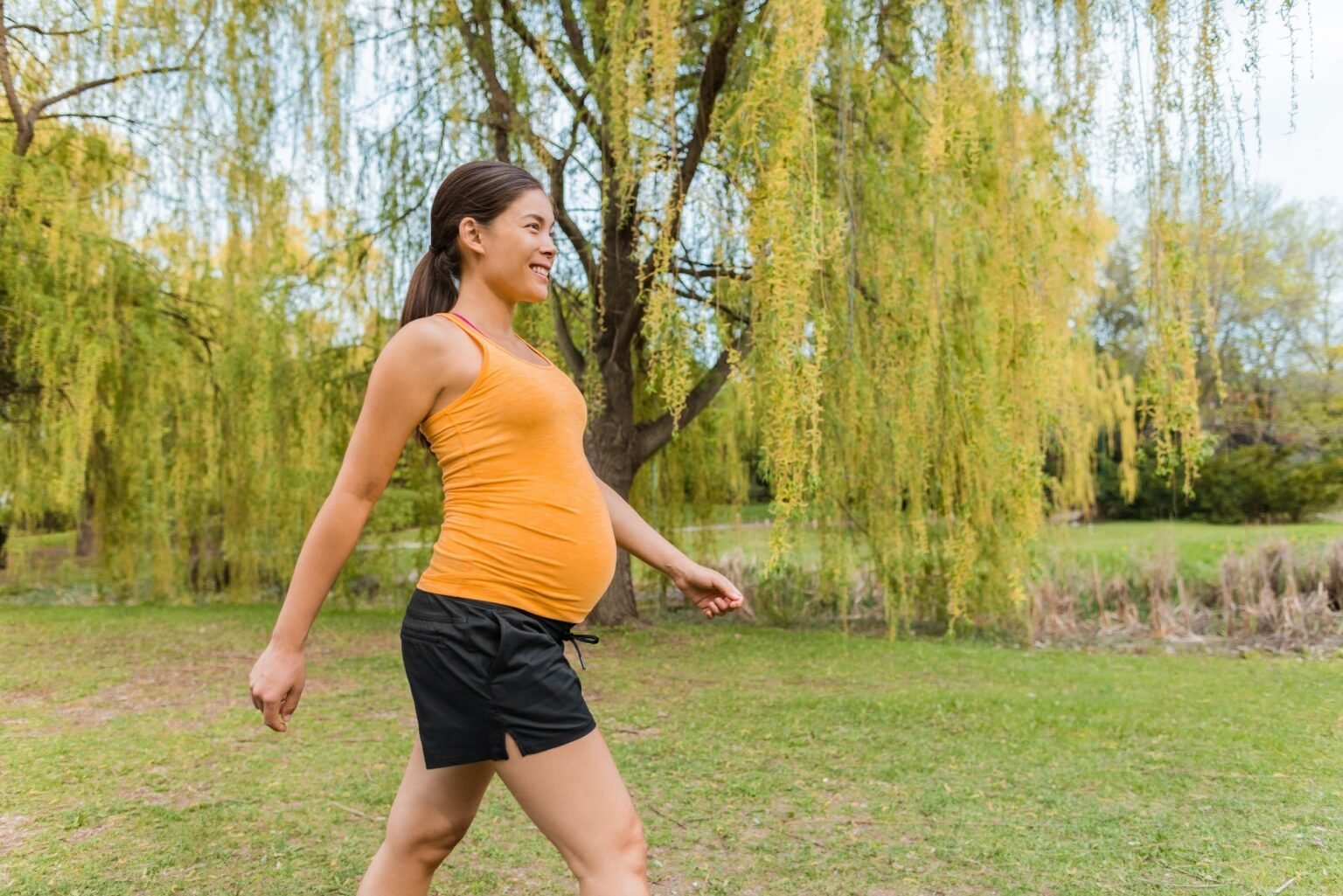 Fewer daily steps and sedentary positions are associated with a healthier pregnancy