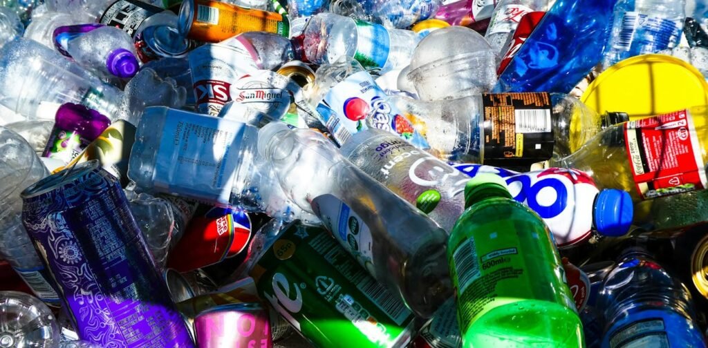 What happens if you swallow microplastics? In earthworms, it does not come out of the digestive tract. What happens if you swallow microplastics? In earthworms, it does not come out of the digestive tract.