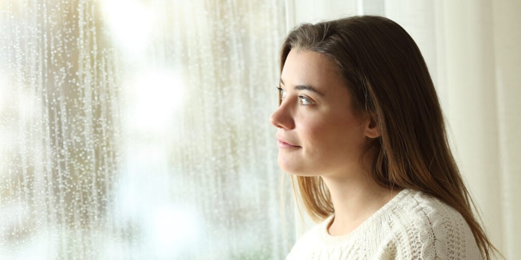 Teens who spend a lot of time alone aren’t necessarily lonely, new research suggests