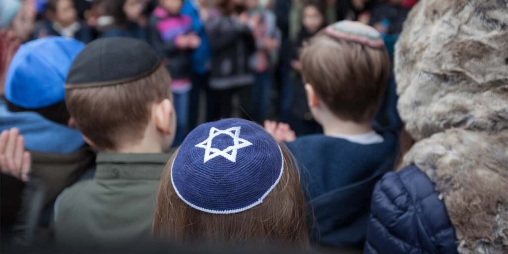 A new psychological model explains why anti-Semitism appears on both the right and left