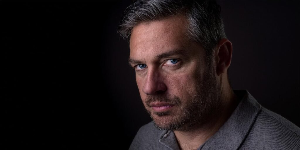 How specific psychopathic traits relate to personal identity and social connections