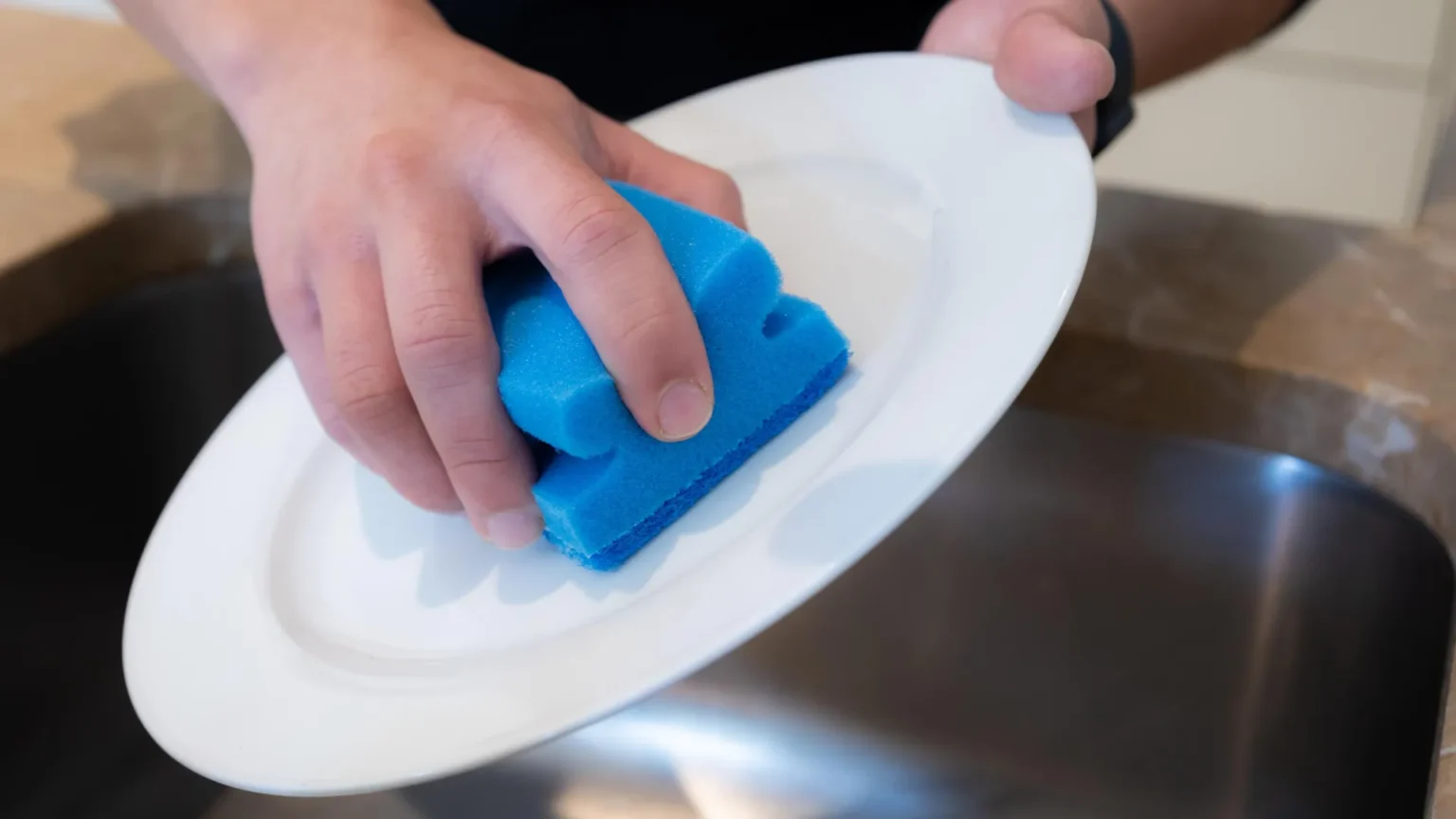 Microplastics are released from kitchen sponges every time you wash dishes Microplastics are released from kitchen sponges every time you wash dishes