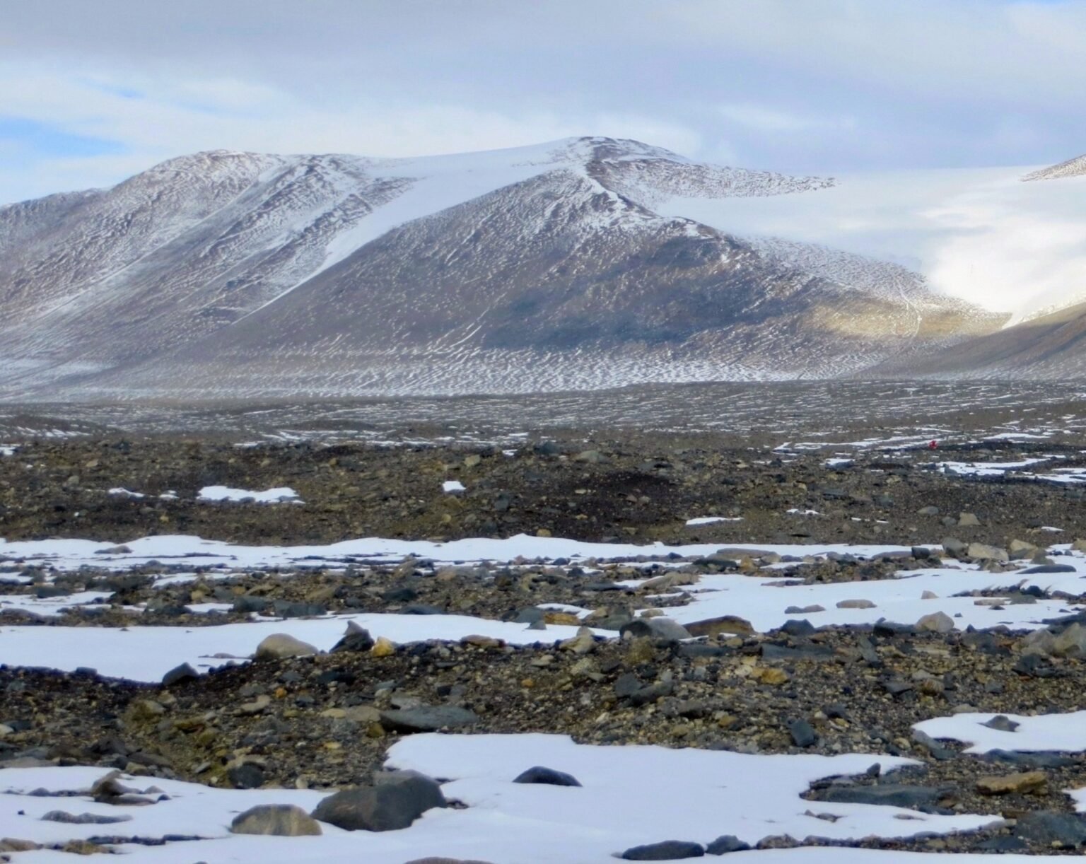 Tiny pieces of plastic found buried in pristine Antarctic soil for the first time Tiny pieces of plastic found buried in pristine Antarctic soil for the first time