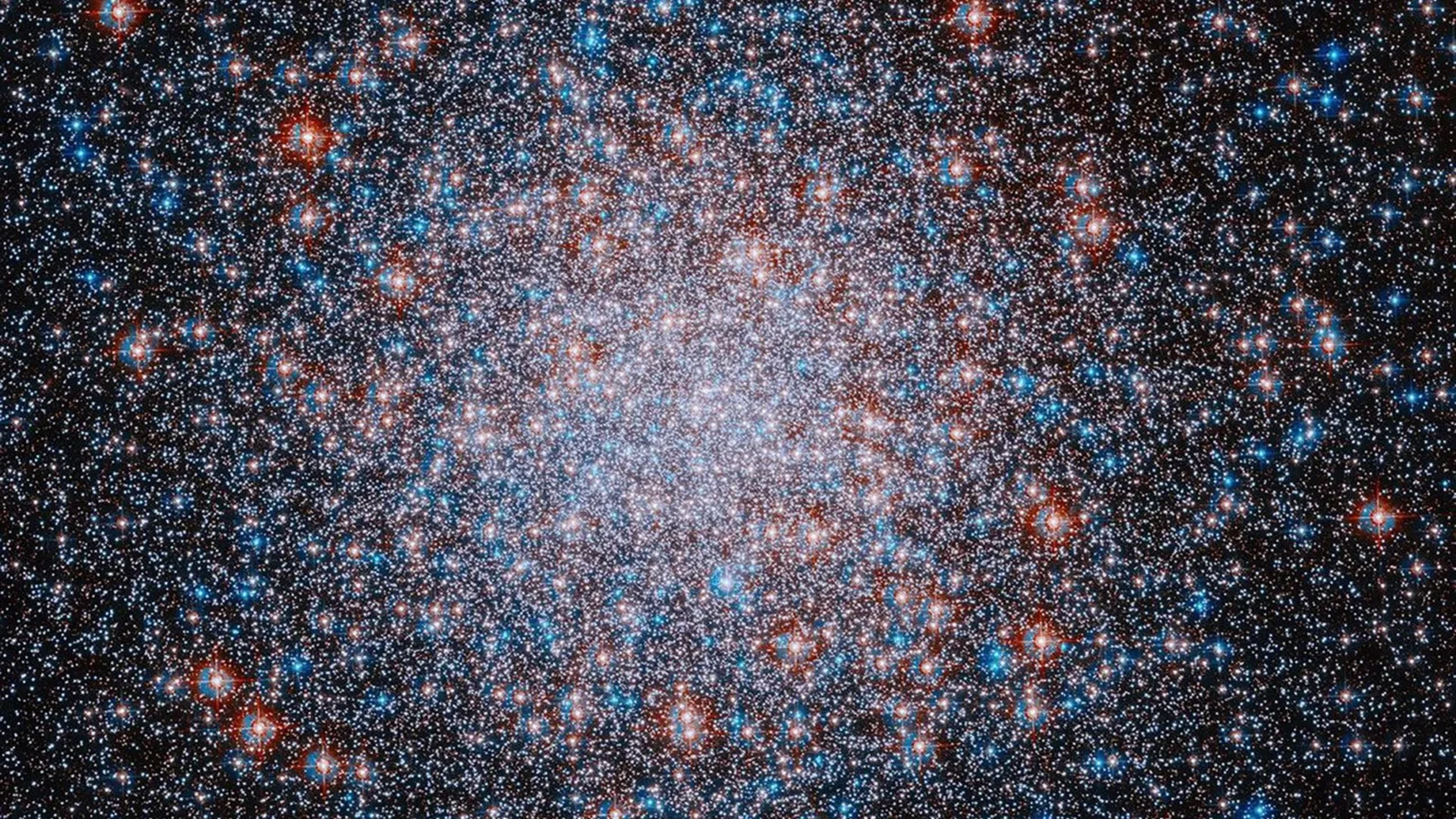 NASA’s Hubble captures an ocean studded with 500,000 stars