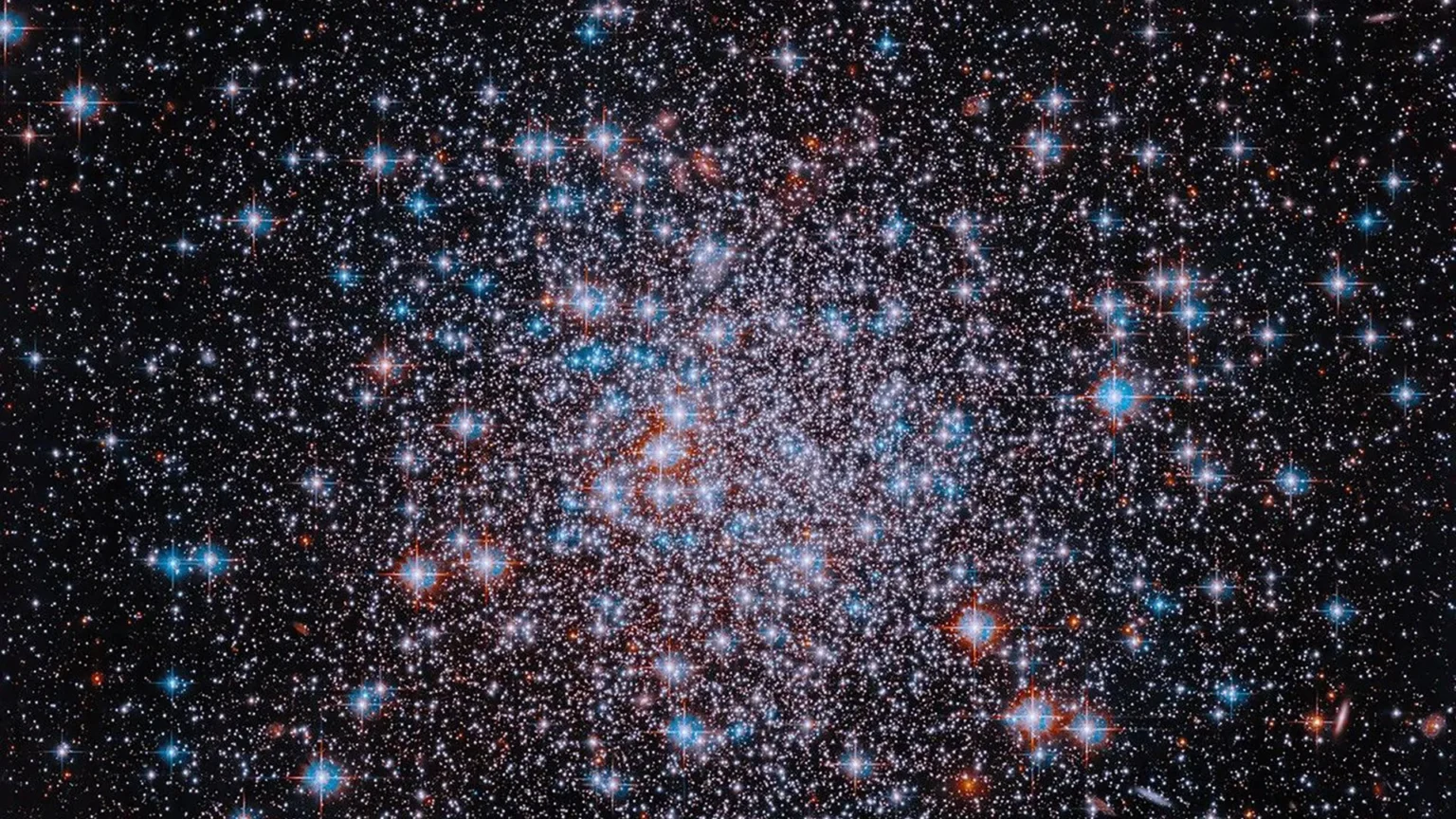 NASA’s Hubble discovers sparklers sparkling on Independence Day NASA’s Hubble discovers sparklers sparkling on Independence Day