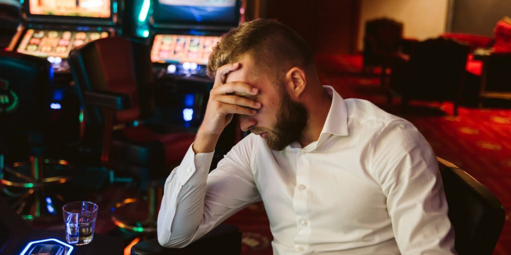 Purchase of video game loot boxes is associated with increased incidence of problem gambling Purchase of video game loot boxes is associated with increased incidence of problem gambling