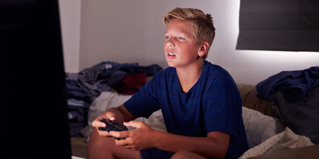 Heavy video games are not associated with cognitive damage in teens, but gaming addiction is. Heavy video games are not associated with cognitive damage in teens, but gaming addiction is.